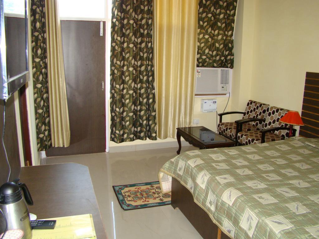 Munish Resorts 만디 객실 사진